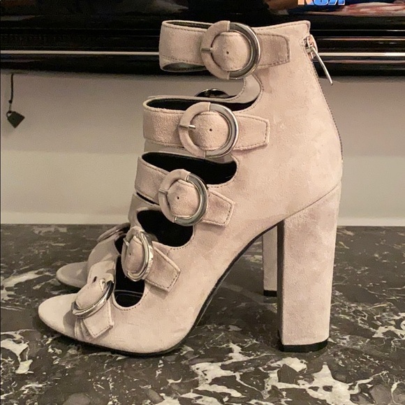 Heels - Picture 2 of 4